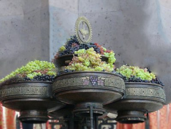 Armenian Church celebrates the Feast of St. Mary: Ceremony of the Blessing of the Grapes