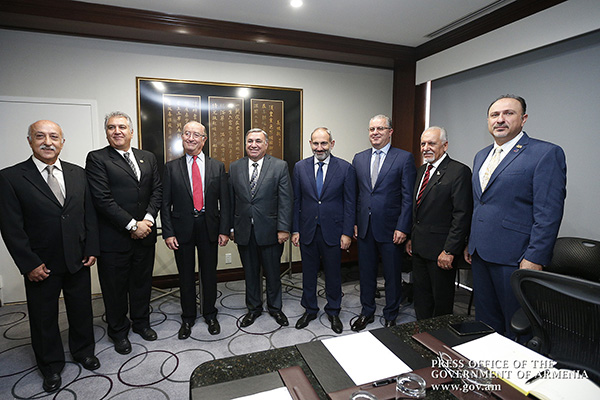 PM meets with Social Democratic Hentchakian Party Central Board representatives in Los Angeles