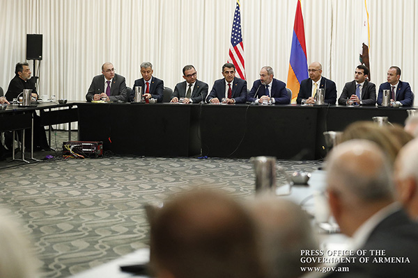 PM meets with leaders of California-based Armenian community organizations in Los Angeles