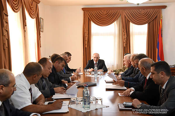 Bako Sahakyan convened a working consultation on the issues of conducting strategic military maneuvers in the republic