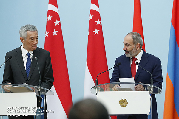 Joint Press Conference by Armenia and Singapore Prime Ministers in Yerevan