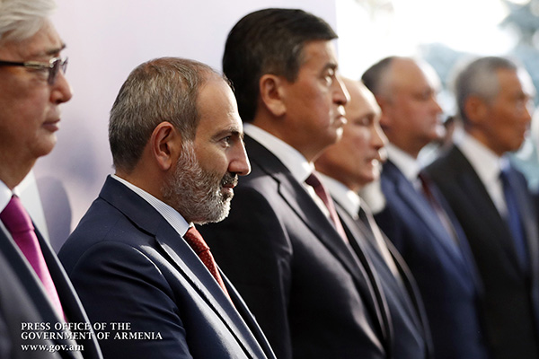 “The Supreme Eurasian Economic Council’s Yerevan Summit was unprecedented in its nature”. Armenian, Singaporean Prime Ministers and EAEC Board Chairman come up with joint press conference