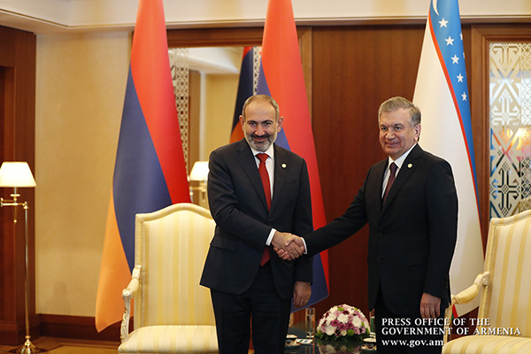 Armenian Prime Minister meets with Uzbekistan President in Ashgabat