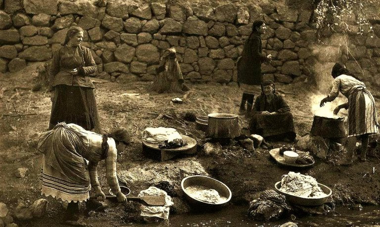 Armenian women washing clothes near Zir River, 1929 Maynerd Owen Williams, National Geographic Archive