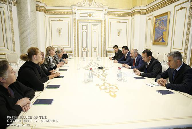 PM Pashinyan holds meeting with mothers of fallen soldiers