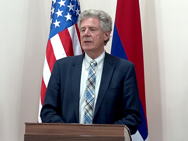 Congressional Armenian Caucus Co-Frank Pallone (D-NJ) offering remarks to Republic of Artsakh Parliamentary leaders.