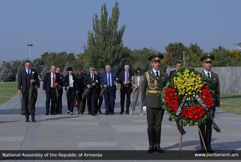 Speaker of the Seimas of Lithuania pays tribute at Tsitsernakaberd Memorial Complex