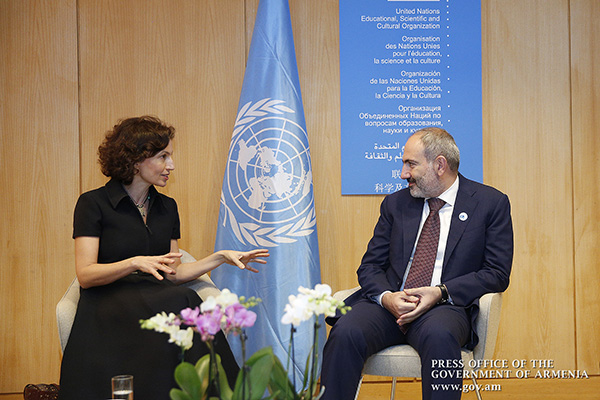 Prime Minister meets with UNESCO Director-General in Paris