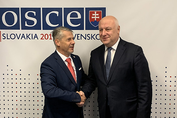 Slovak Ambassador Radomír Boháč and George Tsereteli in Vienna, 31 Oct. 2019 (OSCE PA/Carillet)