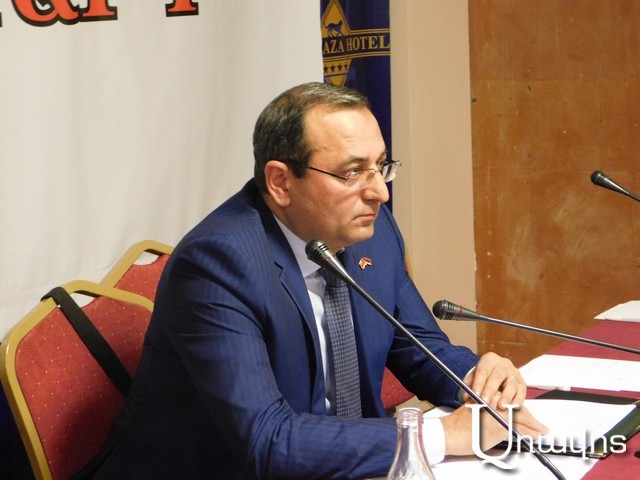 Artsvik Minasyan opens up and asks Arayik Harutyunyan to clarify means by which he received education in Syria