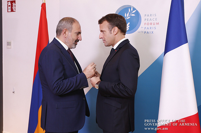 Nikol Pashinyan, Emmanuel Macron hold private talks on margins of Paris Peace Forum