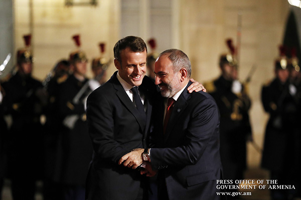 PM Nikol Pashinyan attends official reception, hosted on behalf of Emmanuel Macron