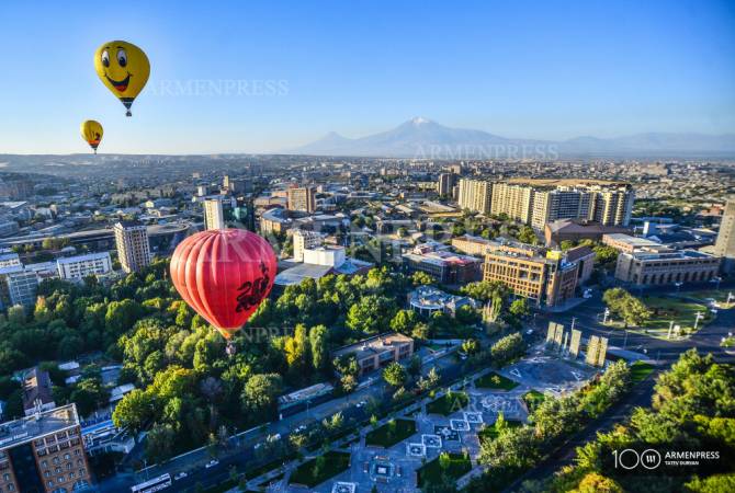 Zareh Sinanyan claims that living in Armenia is safe and compares: “Two members of Congress were robbed in the USA”