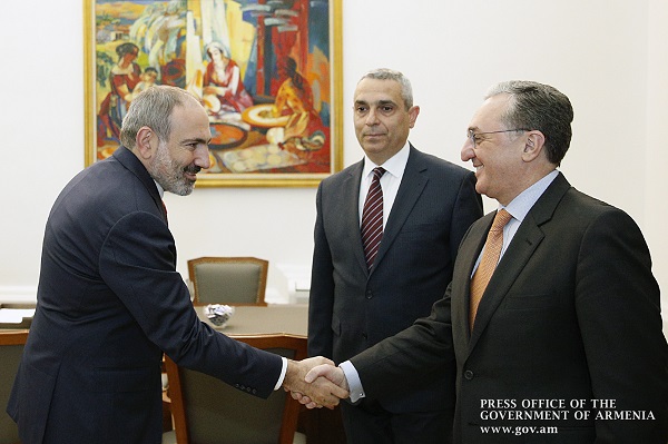 PM Pashinyan receives Foreign Ministers of Armenia and Artsakh