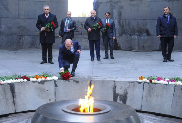 Jordan’s Foreign Minister pays tribute to the Memory of Armenian Genocide victims