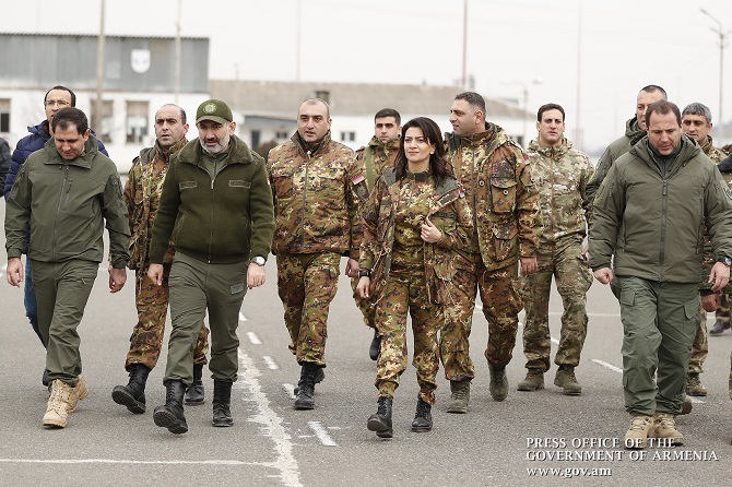 Nikol Pashinyan, Anna Hakobyan and Catholicos of All Armenians visit army unit ahead of Holiday Season
