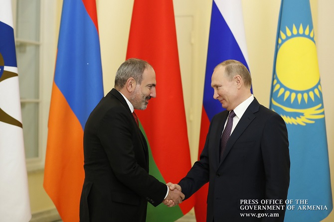 Nikol Pashinyan holds phone conversation with Vladimir Putin