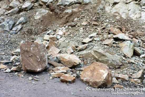 Rescuers removed stones from the roadway