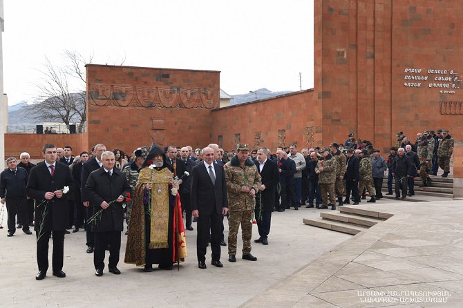 Bako Sahakyan accompanied Archbishop Pargev Martirosyan visited the Stepanakert Memorial Complex