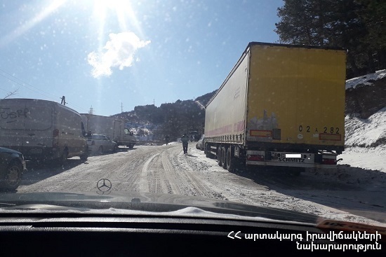 There was an accumulation of 58 vehicles in Goris town: 8 passenger cars and 50 trucks