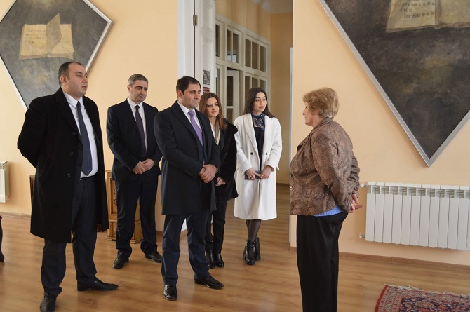 Minister Suren Papikyan visited Armenian organizations in Tbilisi