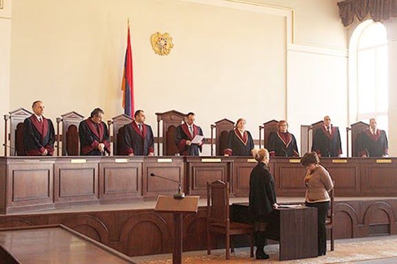 Constitutional Court referendum set for April 5