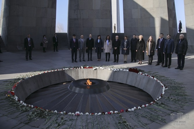 The guests laid flowers at the eternal fire perpetuating the memory of the Armenian Genocide victims