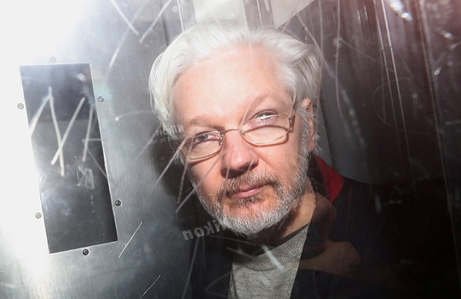 WikiLeaks founder Julian Assange to face extradition hearing in U.K.