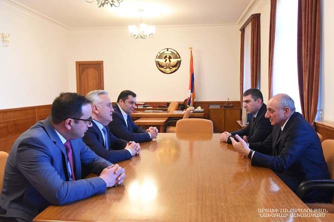 Different issues related to cooperation between the two Armenian states in the banking sphere were discussed during the meeting
