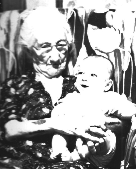 Hajimom and the author at 8 months of age