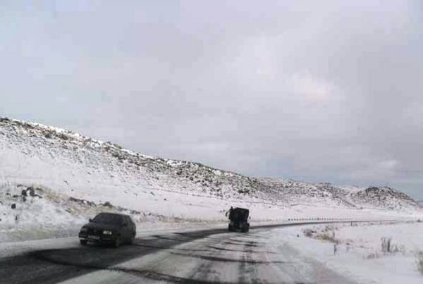 It is snowing on Goris-Sisian roadway
