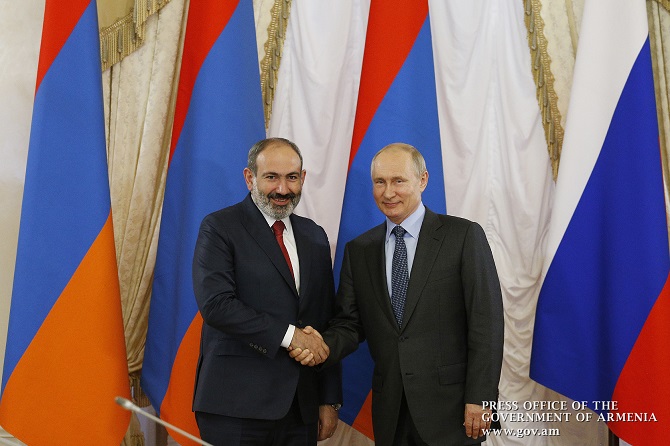 PM Pashinyan holds phone conversation with Vladimir Putin