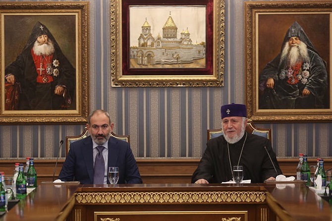 It is not wise for Armenian officials and the Catholicos to be in conflict