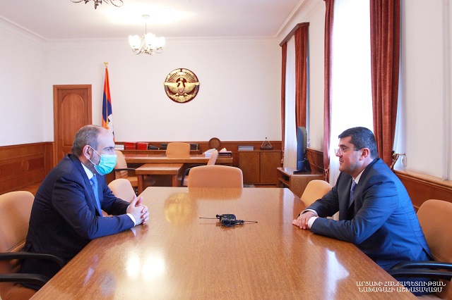 Premier Pashinyan congratulated President Haroutyunyan in connection with assuming the formal powers and wished him productive work