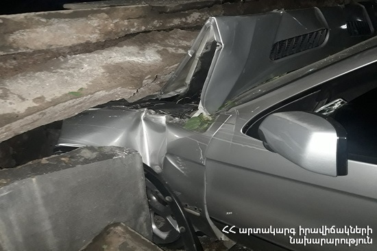 “BMW X5” had run off the roadway and collided with the barrier of Spandaryan’s statue