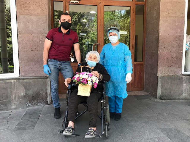 Armenian woman, 91, discharged from hospital after beating Covid-19