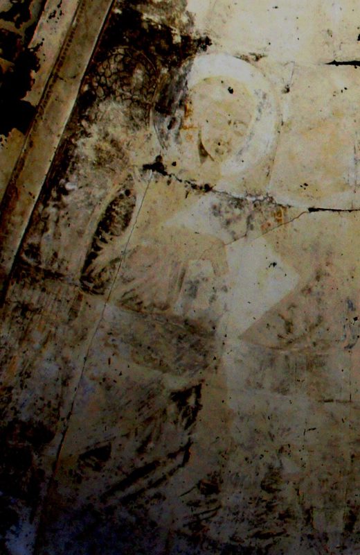 Enhanced image of the image of an angel on the left side of the apse of the Ani cathedral