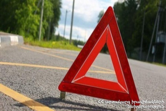 “Hyundai Elantra” car crashed into parked “Renault Logan”, “Kia Optima”, “Toyota” and “Mercedes GL350” cars