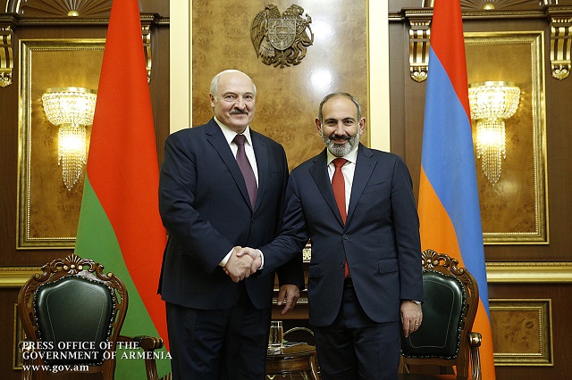 Nikol Pashinyan, Alexander Lukashenko talk over phone