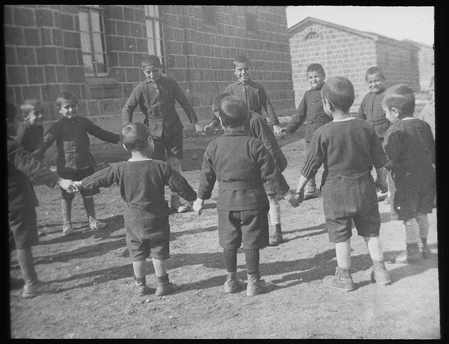 Children in orphanage in Alexandropol (Photo by Bodil Biørn/Wikimedia Commons)
