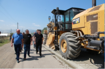 President Harutyunyan got acquainted with the process of capital reconstruction activities of the Stepanakert-Askeran highway