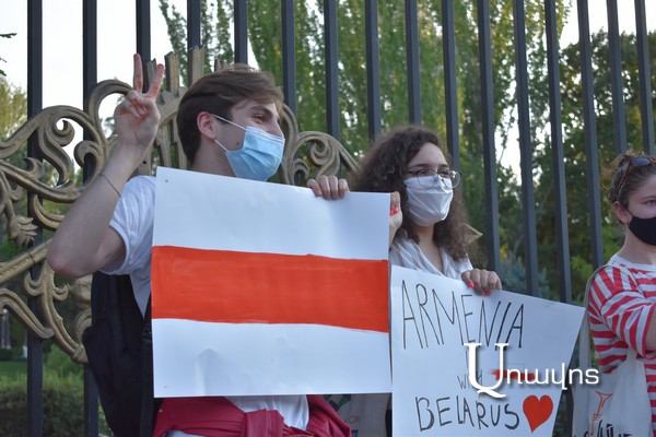 March in Yerevan: ‘Belarus must remain strong’