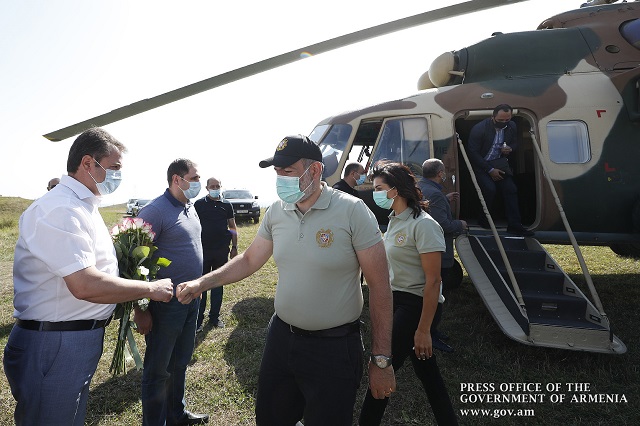 PM Pashinyan, Anna Hakobyan visit border communities in Tavush to get acquainted with the ongoing rehabilitation process