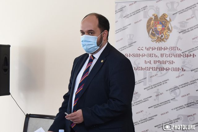 Arayik Harutyunyan on reviewing the decision mandating that 6- to 12-year-old children wear masks