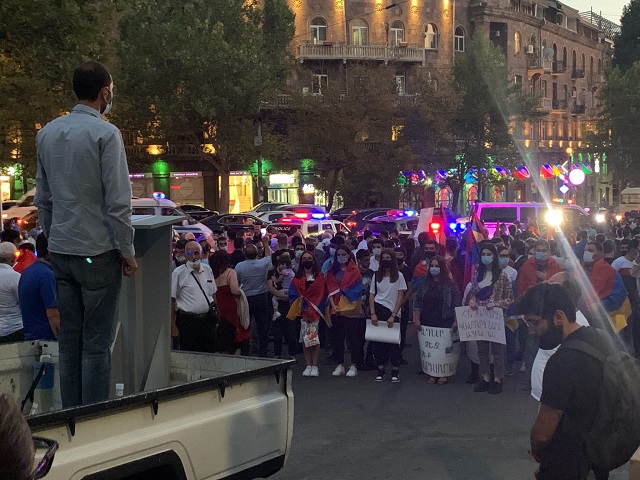 Armenian Youth Federation marches in Yerevan for “National and Advanced Education”