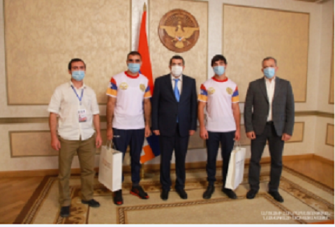 President Harutyunyan received world recordholders brothers Youri and Arthur Saqunts