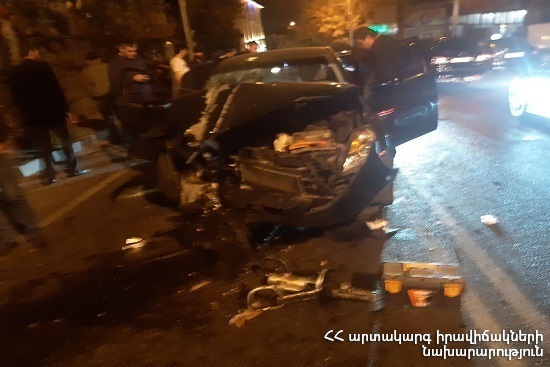 “Nissan” car had run off the roadway and collided with the wall of a nearby store