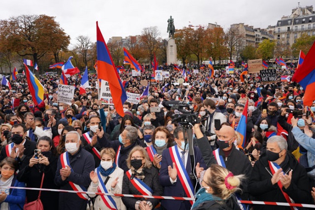 Fourth major French-Armenian demonstration for Artsakh in Paris