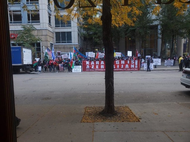 Azerbaijanis protesting (photo Irina Petrosyan)