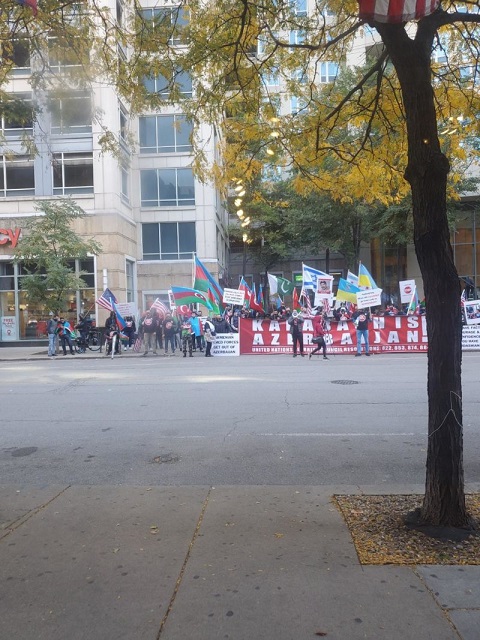 Azerbaijanis protesting facing the Armenian consulate in Chicago (photo Irina Petrosyan)